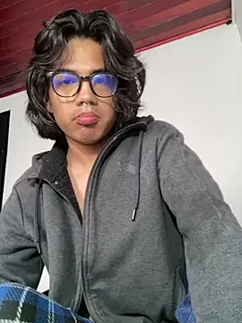 shadowsofgarden online show from February 19, 2025, 1:39 pm