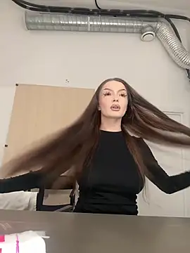 Snapshot of AlexaBright chatting on October 19, 2025, 3:45 pm AlexaBright online show from October 19, 2025, 3:45 pm