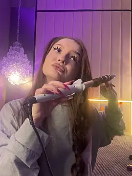 Snapshot of AlexaBright chatting on November 3, 2025, 5:58 pm AlexaBright online show from November 3, 2025, 5:58 pm