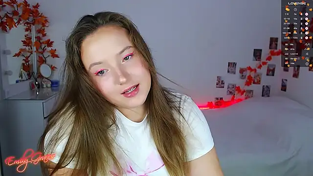 Snapshot of EmilyxxGraces chatting on September 22, 2025, 7:16 pm EmilyxxGraces online show from September 22, 2025, 7:16 pm