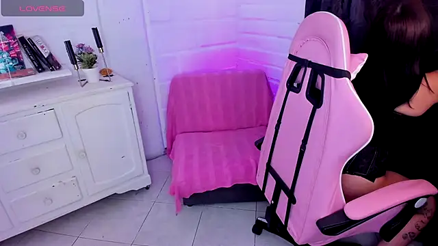 Nyx Blackmoon online show from November 17, 2025, 2:34 pm