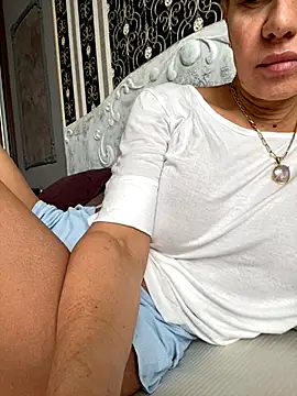 DeboraXporn online show from November 24, 2025, 7:41 am