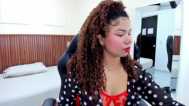 Snapshot of MELINAMARTINS chatting on February 24, 2025, 7:41 pm MELINAMARTINS online show from February 24, 2025, 7:41 pm