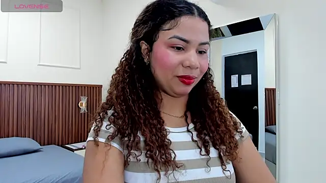 Snapshot of MELINAMARTINS chatting on February 28, 2025, 7:56 pm MELINAMARTINS online show from February 28, 2025, 7:56 pm