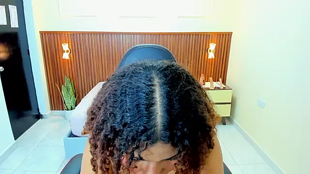 Snapshot of MELINAMARTINS chatting on March 13, 2025, 7:28 pm MELINAMARTINS online show from March 13, 2025, 7:28 pm