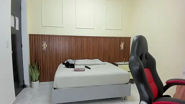 Snapshot of MELINAMARTINS chatting on September 23, 2025, 7:28 pm MELINAMARTINS online show from September 23, 2025, 7:28 pm