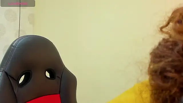 Snapshot of MELINAMARTINS chatting on November 1, 2025, 12:40 pm MELINAMARTINS online show from November 1, 2025, 12:40 pm