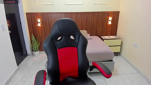 Snapshot of MELINAMARTINS chatting on November 24, 2025, 7:35 pm MELINAMARTINS online show from November 24, 2025, 7:35 pm