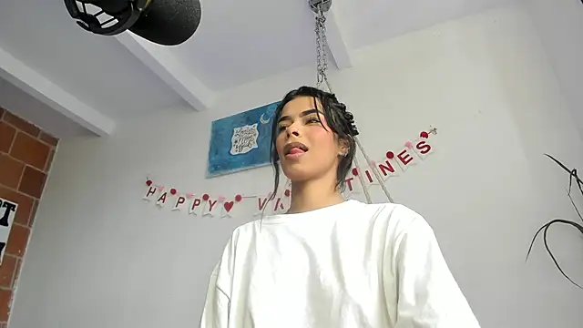 gothwhore77 online show from February 20, 2025, 4:03 pm