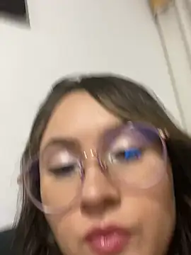 ValentinaOrtiz3 online show from February 24, 2025, 1:02 am