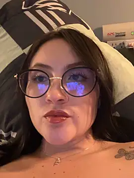 Snapshot of ValentinaOrtiz3 chatting on May 16, 2026, 2:52 am ValentinaOrtiz3 online show from May 16, 2026, 2:52 am