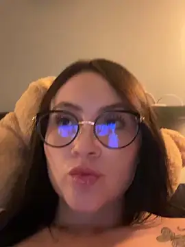 ValentinaOrtiz3 online show from June 29, 2026, 2:51 am
