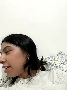 Valeedoll online show from September 9, 2025, 4:01 am