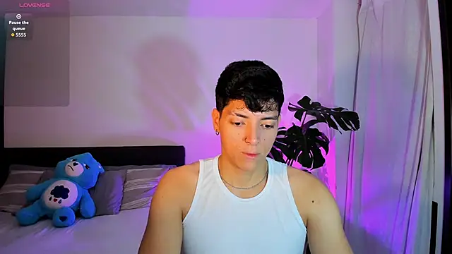  JacobMiller   online show from September 21, 2025, 11:17 pm