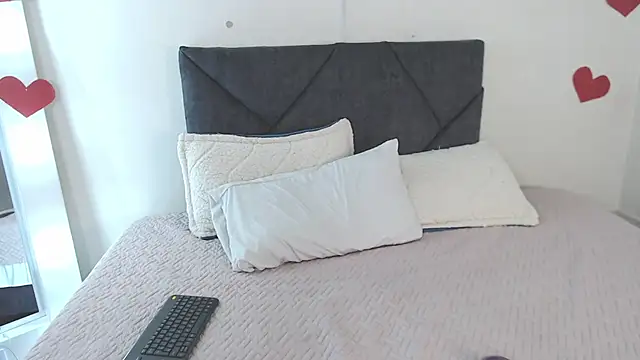 sara sharma  online show from February 23, 2025, 12:37 pm