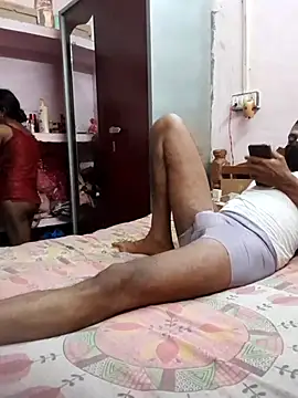 Hot couple493 online show from May 18, 2026, 7:31 pm