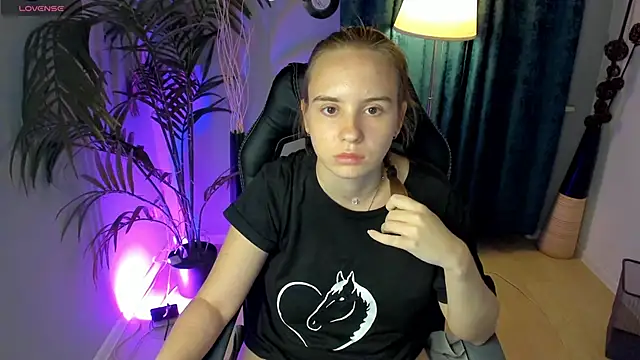 Lika 0ne online show from October 4, 2025, 12:25 pm