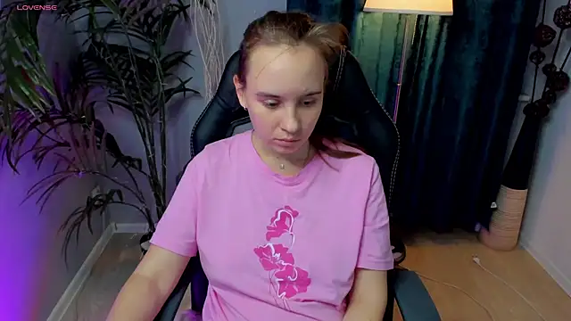 Lika 0ne online show from October 28, 2025, 11:25 am