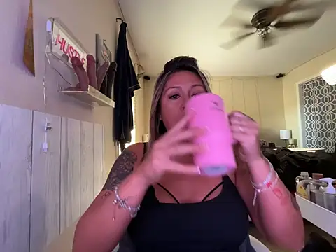 bossyroxy84 online show from October 1, 2025, 5:08 pm