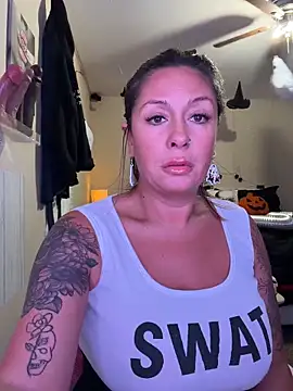 bossyroxy84 online show from October 26, 2025, 9:31 pm