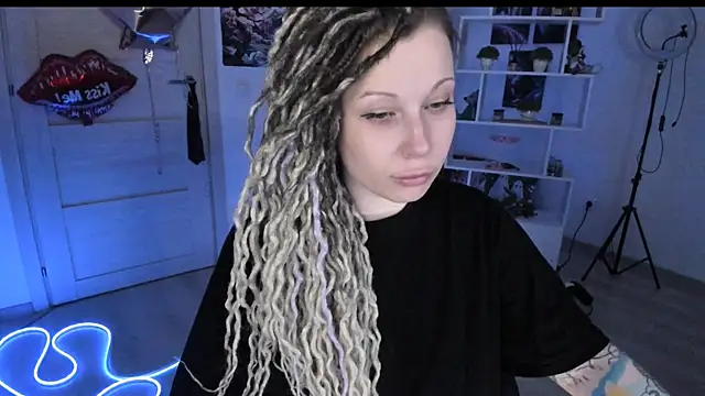 HoneySallyMoore online show from February 5, 2026, 11:20 pm