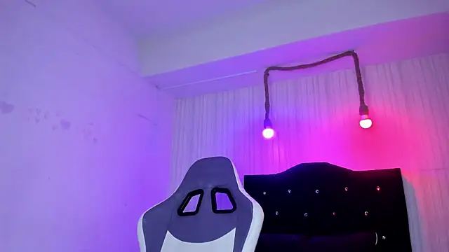 nicky angel1 online show from October 21, 2025, 6:41 pm