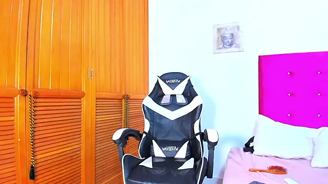 angel starxx online show from February 20, 2025, 3:41 pm