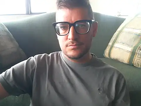 quitomanec online show from October 19, 2025, 6:19 pm