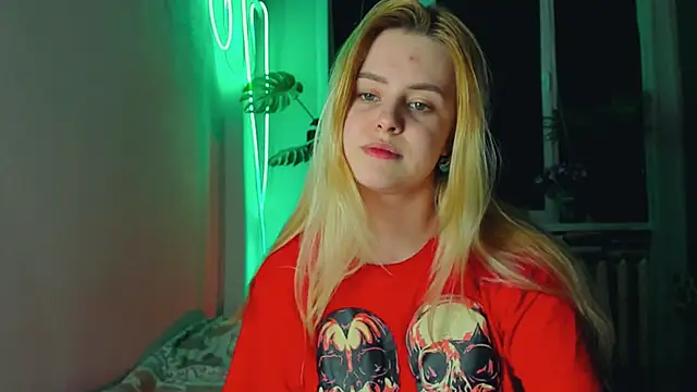 Alexa Pirs online show from March 6, 2025, 10:04 pm