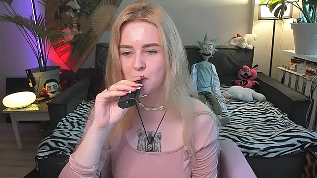 Alexa Pirs online show from July 19, 2026, 2:10 pm