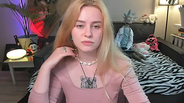 Alexa Pirs online show from July 24, 2026, 2:26 pm