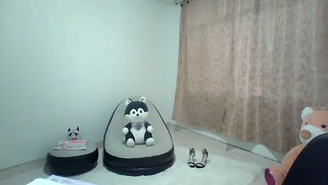 Hanna latinaa online show from March 14, 2025, 11:11 pm