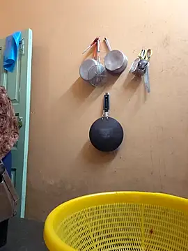 Lizza boudi online show from December 2, 2025, 1:11 am