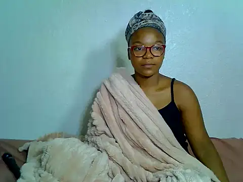 Snapshot of Kylie6lack chatting on February 13, 2025, 8:45 pm Kylie6lack online show from February 13, 2025, 8:45 pm