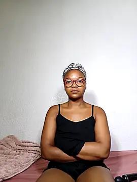 Snapshot of Kylie6lack chatting on February 17, 2025, 10:47 pm Kylie6lack online show from February 17, 2025, 10:47 pm