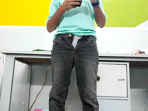 Lustyluckyy online show from March 21, 2025, 1:23 pm