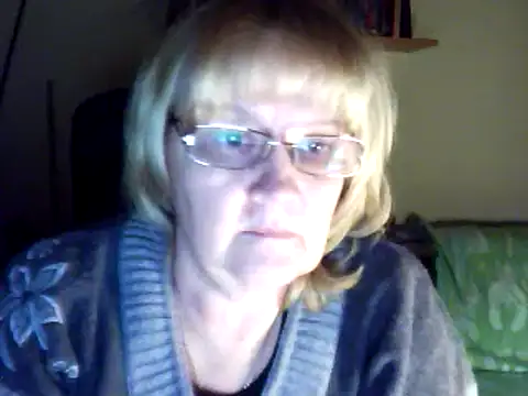 Snapshot of Violet5364 chatting on February 20, 2025, 8:58 pm Violet5364 online show from February 20, 2025, 8:58 pm