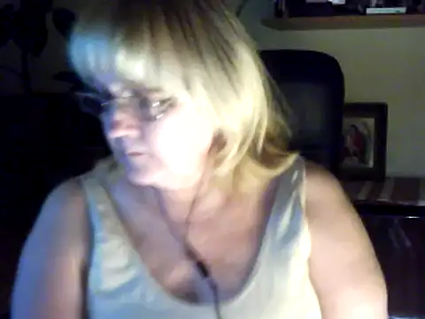 Snapshot of Violet5364 chatting on November 9, 2025, 4:05 pm Violet5364 online show from November 9, 2025, 4:05 pm