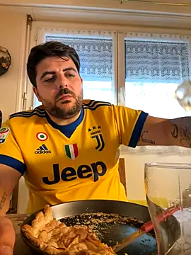 Sex-10-10 online show from November 17, 2025, 11:27 am