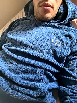 yaxxx03 online show from October 19, 2025, 10:49 am