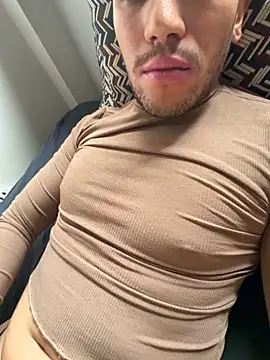 yaxxx03 online show from November 9, 2025, 12:25 pm