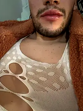 yaxxx03 online show from November 26, 2025, 7:37 pm