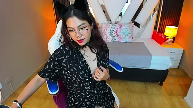Cristin Petite online show from February 17, 2025, 9:41 pm