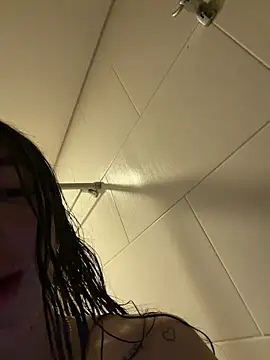 alejandra jonees online show from February 3, 2026, 2:53 am