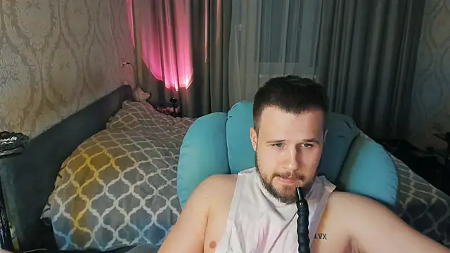 Snapshot of Vladik_b chatting on May 1, 2026, 6:01 pm Vladik b online show from May 1, 2026, 6:01 pm