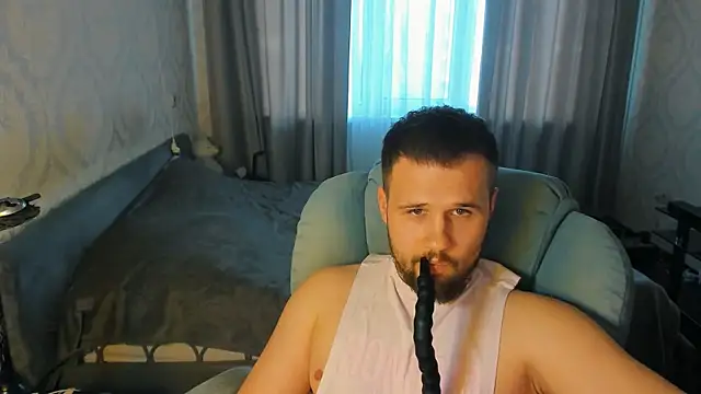 Snapshot of Vladik_b chatting on June 16, 2026, 5:15 pm Vladik b online show from June 16, 2026, 5:15 pm