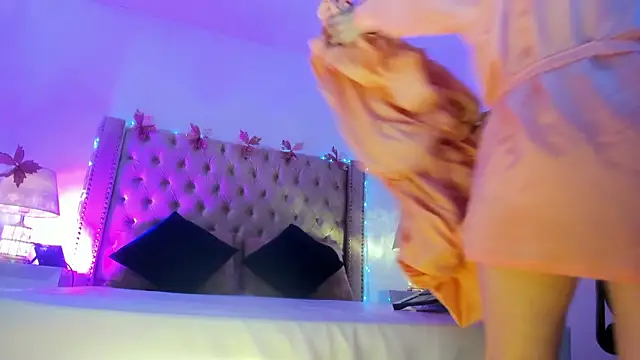 CandieGilson   online show from March 26, 2026, 11:27 am