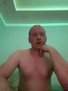 Krzysiekg123 online show from January 15, 2026, 4:44 pm