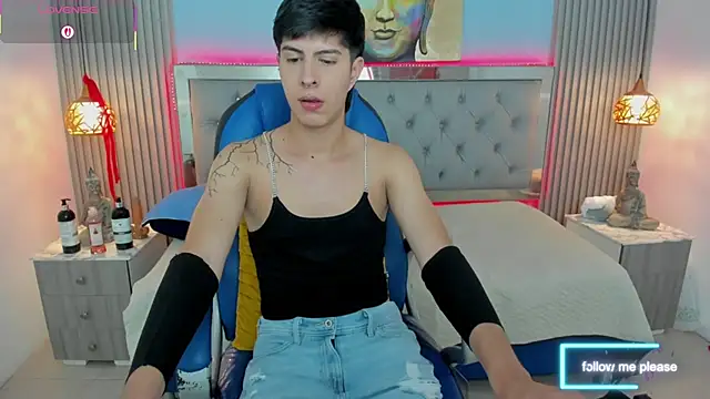 Estiv18  online show from November 16, 2025, 11:43 pm