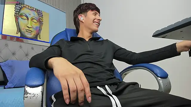 Estiv18  online show from January 10, 2026, 2:46 am